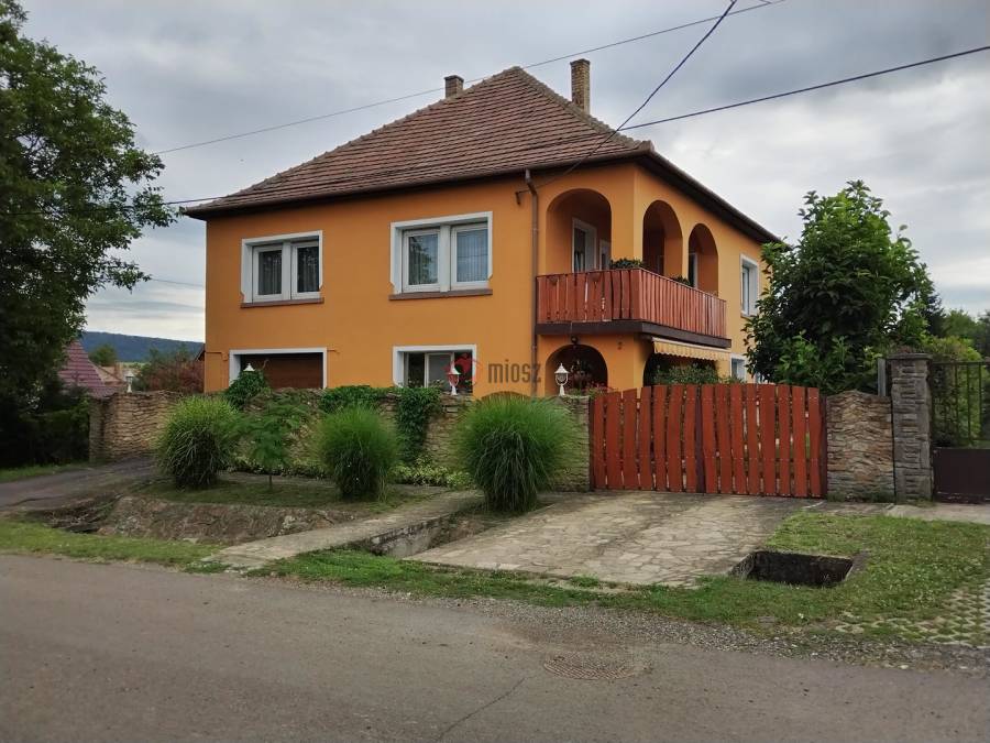 eladó családi ház, Szokolya