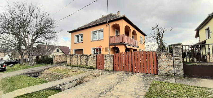 eladó családi ház, Szokolya