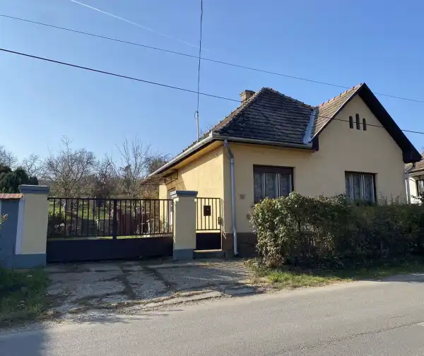Eladó családi ház, Szokolya 2 szoba 69 m² 39.5 M Ft