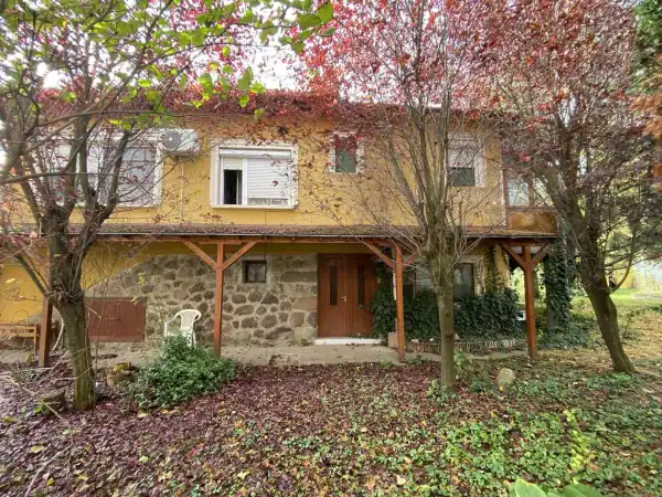 Eladó családi ház, Szokolya 5 szoba 240 m² 98 M Ft