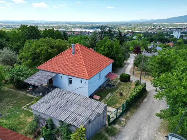 Eladó családi ház, Vác 3 szoba 100 m² 94.9 M Ft