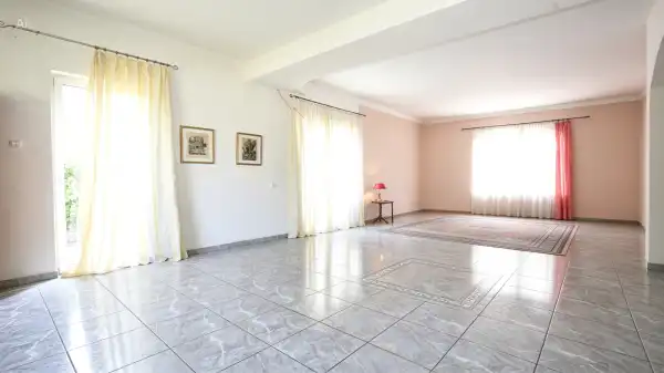 Eladó családi ház, Vác 4 szoba 130 m² 127.9 M Ft
