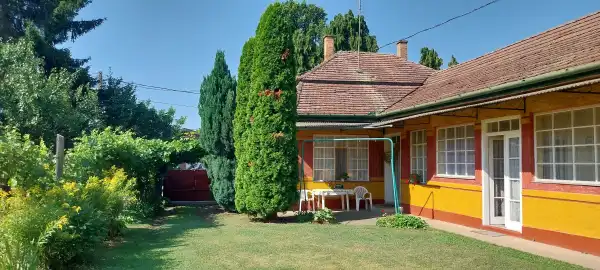 Eladó családi ház, Vámosmikola 4+1 szoba 146 m² 39.9 M Ft