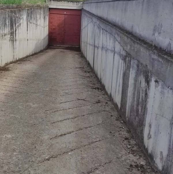 eladó ipari ingatlan, Kismaros