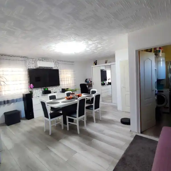 Eladó nyaraló, Őrbottyán 2 szoba 60 m² 15.5 M Ft