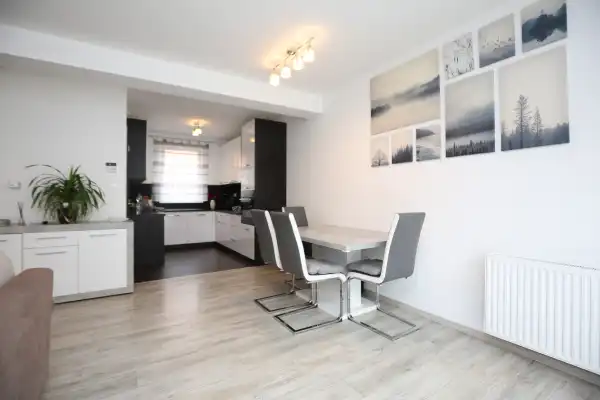 Eladó újszerű sorház, Vác 3 szoba 80 m² 94.9 M Ft