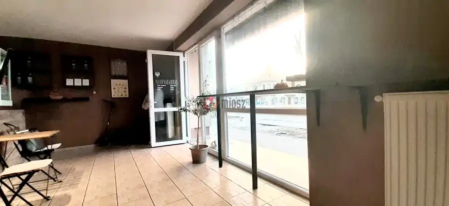 eladó újszerű üzlet, Dunakeszi