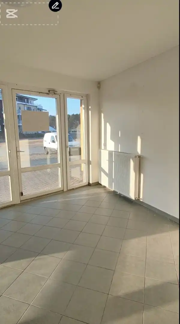 Eladó üzlethelyiség utcai bejáratos, Göd 1 szoba 40 m² 42 M Ft