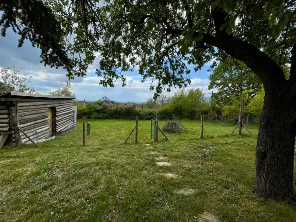 Eladó , Vác 2800 m² 37 M Ft